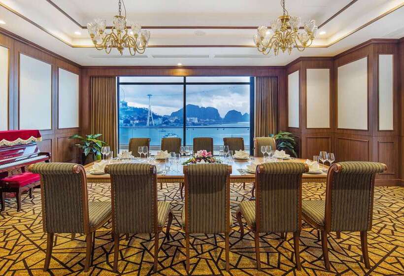 Hotel Wyndham Legend Halong