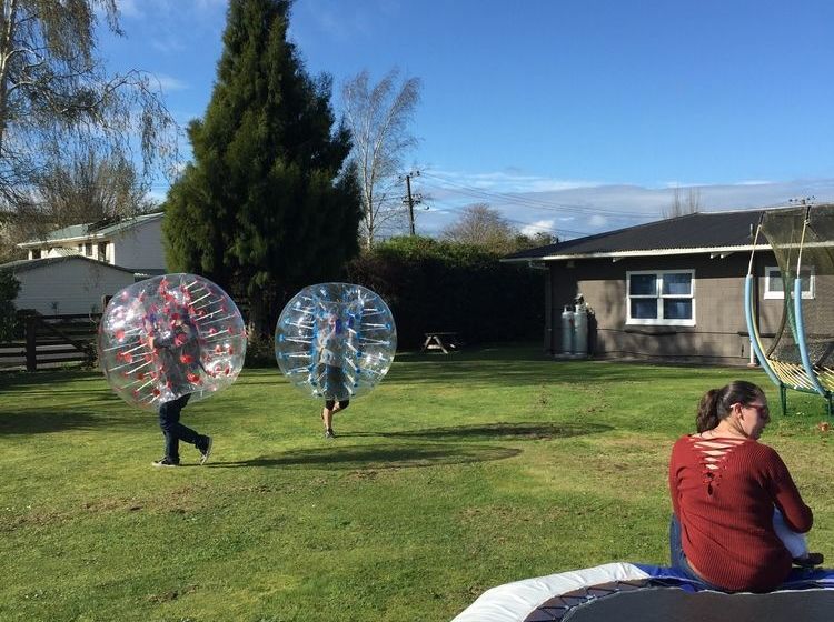 Jack & Di S Lakefront Motel