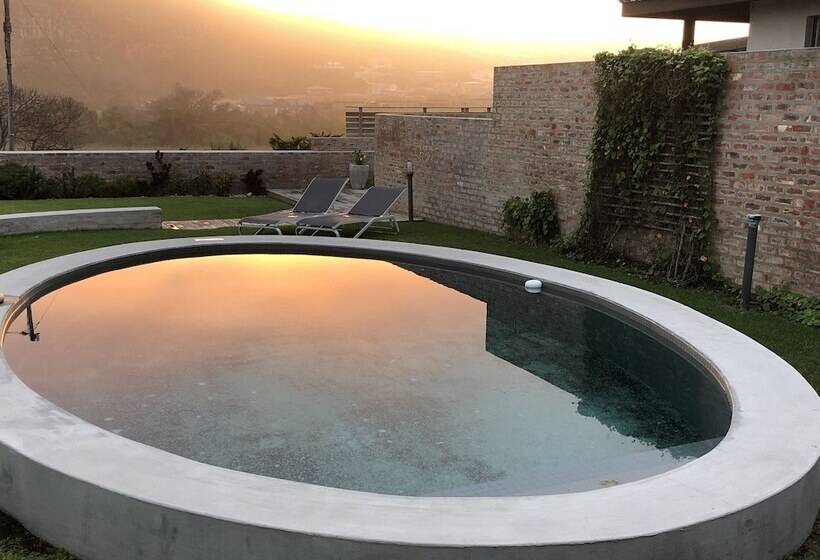 پانسیون Christiana Lodge
