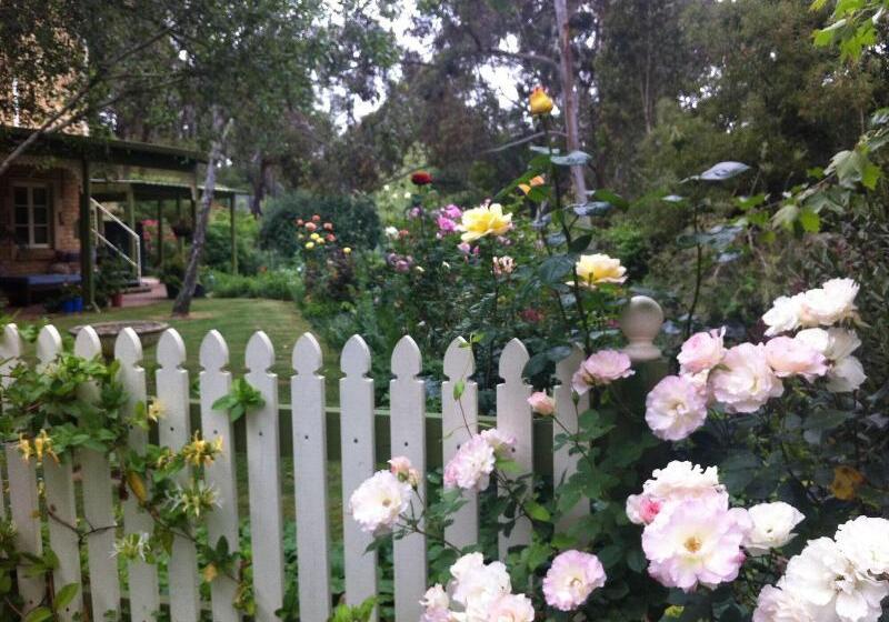 ペンション Holberry House