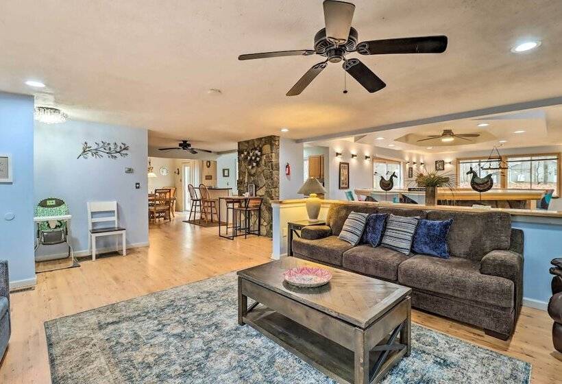 Game Room & Lake Access: Albrightsville Home!