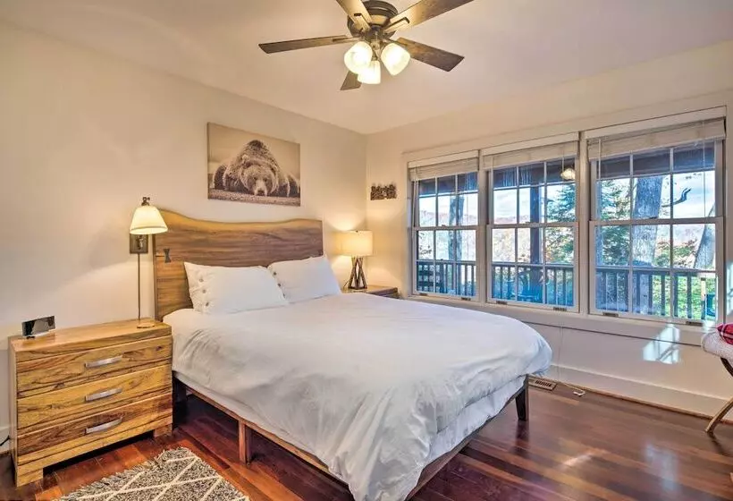 Tranquil Hendersonville Cabin W/ Mountain Views!