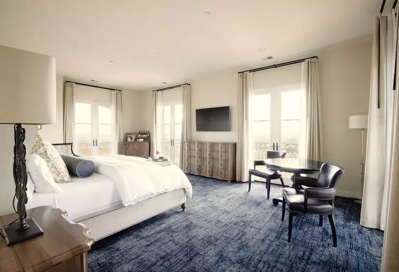 Aamiaismajoitus (B&B) Black Walnut Inn & Vineyard