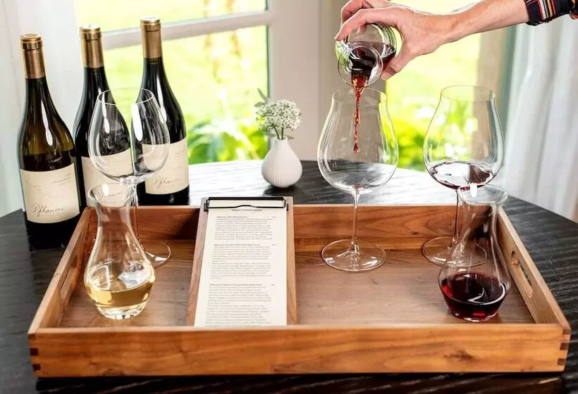 Aamiaismajoitus (B&B) Black Walnut Inn & Vineyard