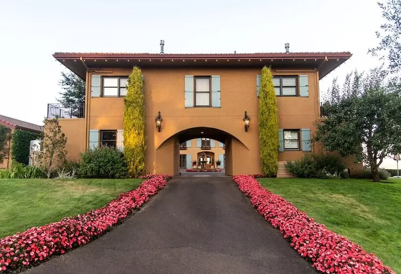 Aamiaismajoitus (B&B) Black Walnut Inn & Vineyard