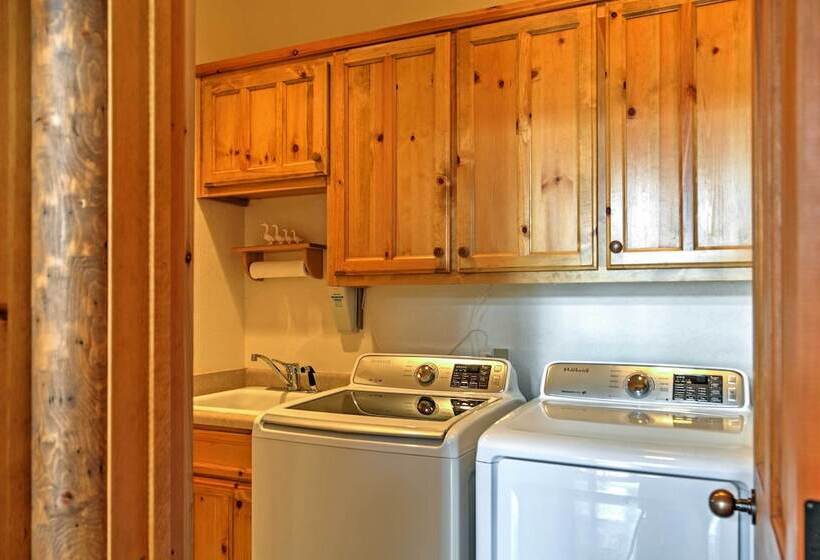 Brian Head Cabin Minutes From Slopes W/ Game Room!