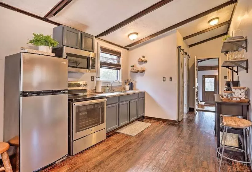 Calming Shenandoah Valley Cabin W/ Hot Tub!