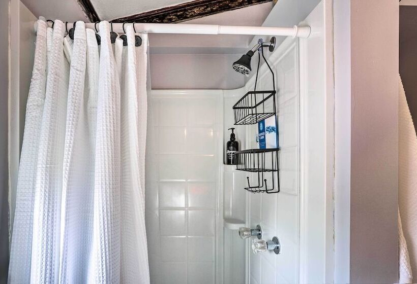 Calming Shenandoah Valley Cabin W/ Hot Tub!