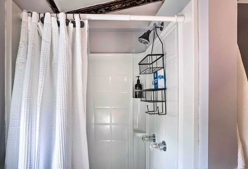 Calming Shenandoah Valley Cabin W/ Hot Tub!