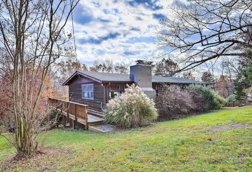 Calming Shenandoah Valley Cabin W/ Hot Tub!