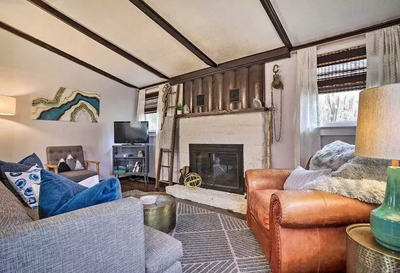 Calming Shenandoah Valley Cabin W/ Hot Tub!