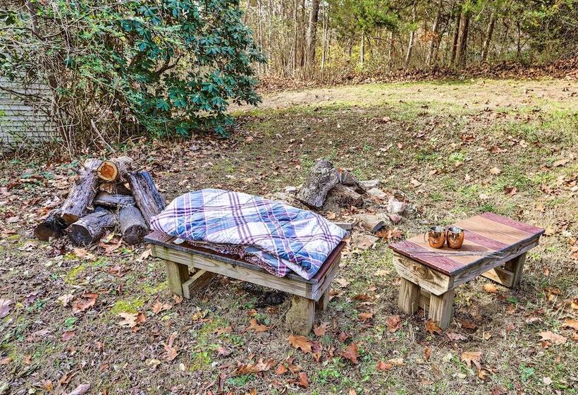 Calming Shenandoah Valley Cabin W/ Hot Tub!