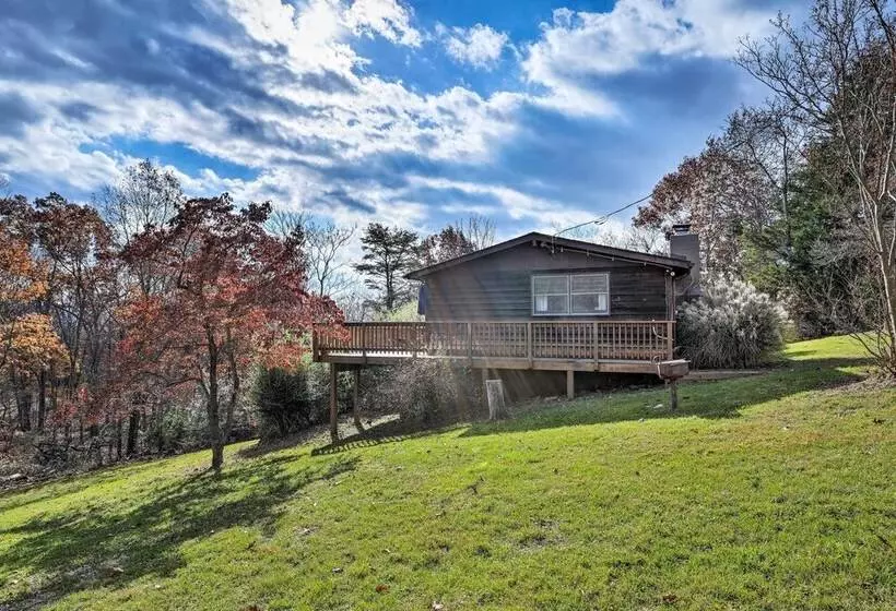 Calming Shenandoah Valley Cabin W/ Hot Tub!
