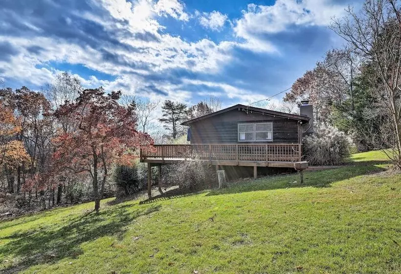 Calming Shenandoah Valley Cabin W/ Hot Tub!