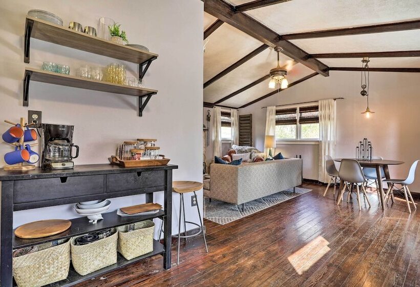 Calming Shenandoah Valley Cabin W/ Hot Tub!