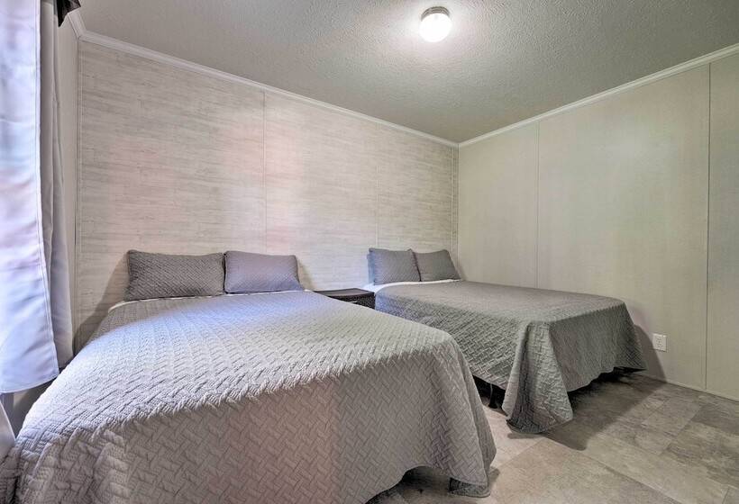 Cassopolis Cabin W/ On Site Fishing Pier!