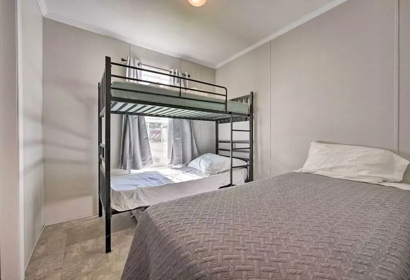 Cassopolis Cabin W/ On Site Fishing Pier!