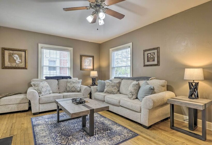 Chic & Cozy Greensboro Home, 2 Mi To Dtwn!