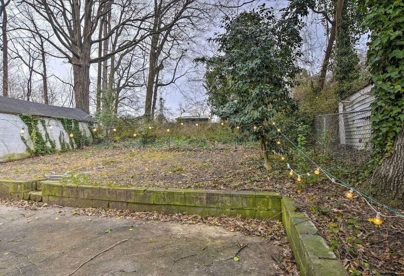 Chic & Cozy Greensboro Home, 2 Mi To Dtwn!