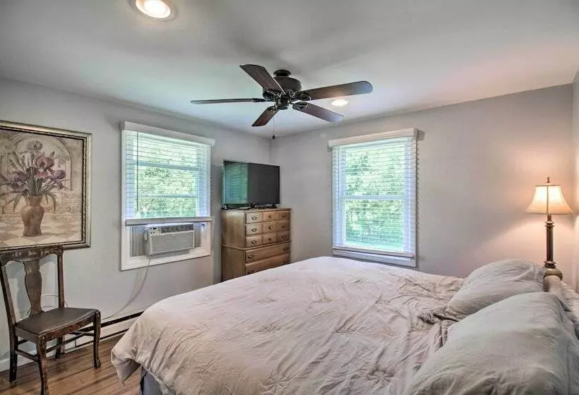 Cozy Cabin W/ Patio On Craig Creek: Pets Ok!