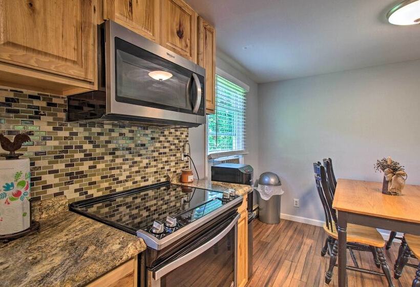 Cozy Cabin W/ Patio On Craig Creek: Pets Ok!