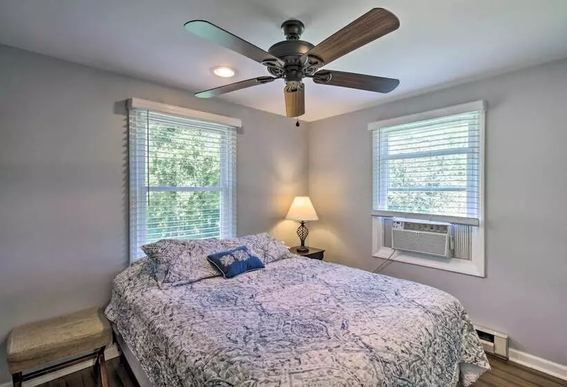 Cozy Cabin W/ Patio On Craig Creek: Pets Ok!