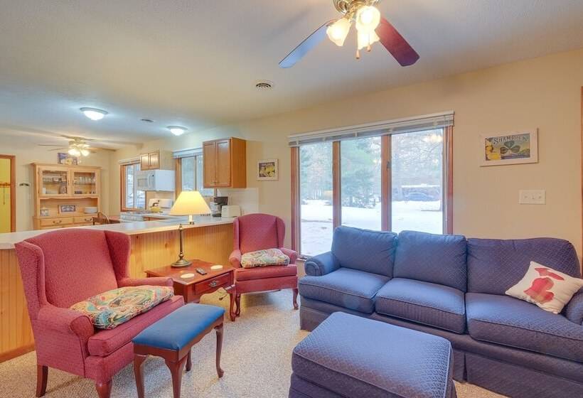Cozy Cottage W/ Sunroom   Walk To Higgins Lake!