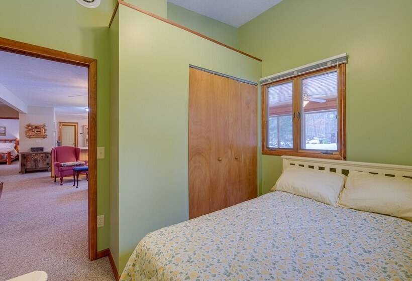 Cozy Cottage W/ Sunroom   Walk To Higgins Lake!