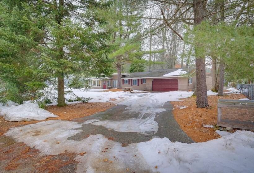 Cozy Cottage W/ Sunroom   Walk To Higgins Lake!