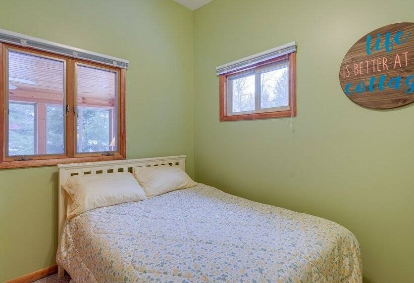 Cozy Cottage W/ Sunroom   Walk To Higgins Lake!