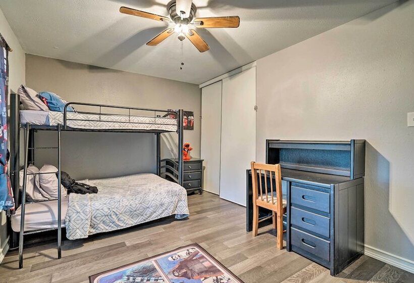 Dog Friendly Texas Retreat W/ Hot Tub, Patio & Bar