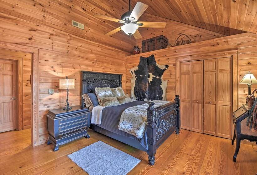 Dream Catcher: Luxe Cabin W/ Large Deck + Mtn View