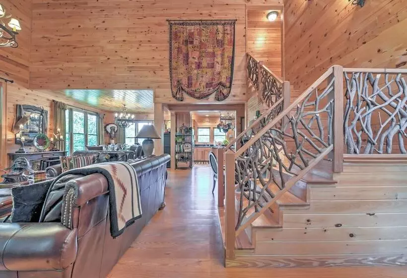 Dream Catcher: Luxe Cabin W/ Large Deck + Mtn View