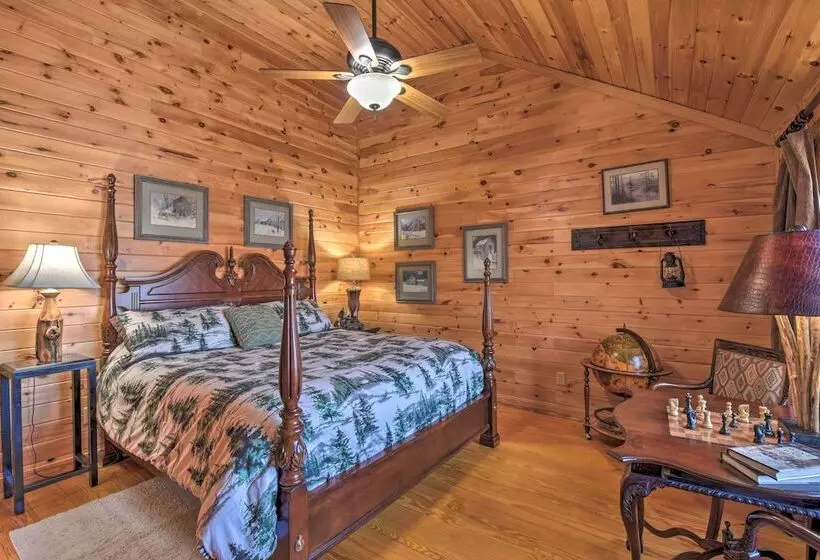 Dream Catcher: Luxe Cabin W/ Large Deck + Mtn View