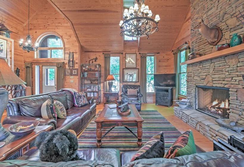 Dream Catcher: Luxe Cabin W/ Large Deck + Mtn View