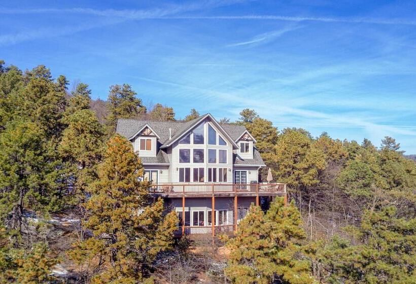 Family Friendly Massanutten Home W/ Slope Views!