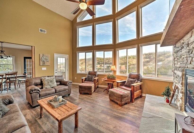 Family Friendly Massanutten Home W/ Slope Views!