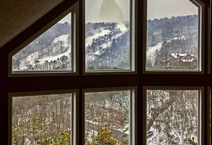 Family Friendly Massanutten Home W/ Slope Views!