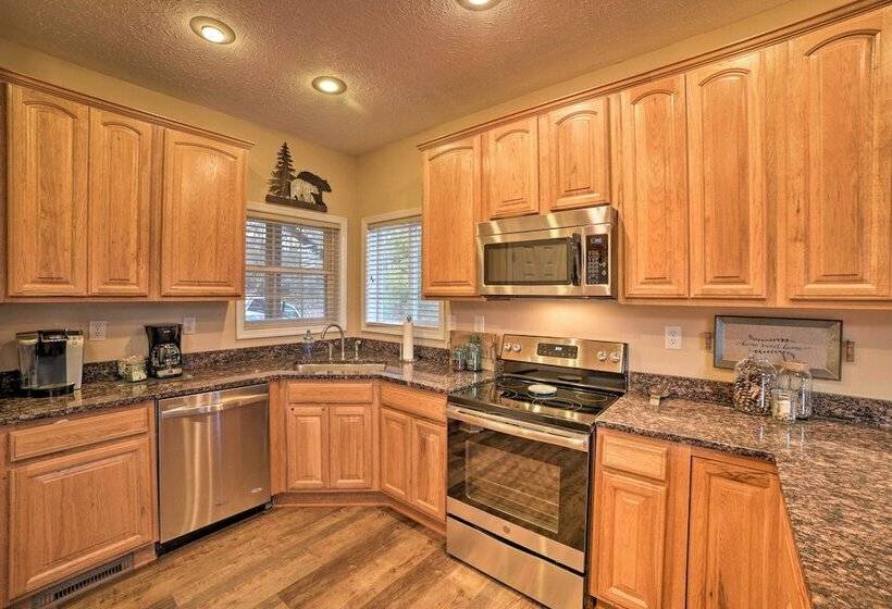 Family Friendly Massanutten Home W/ Slope Views!