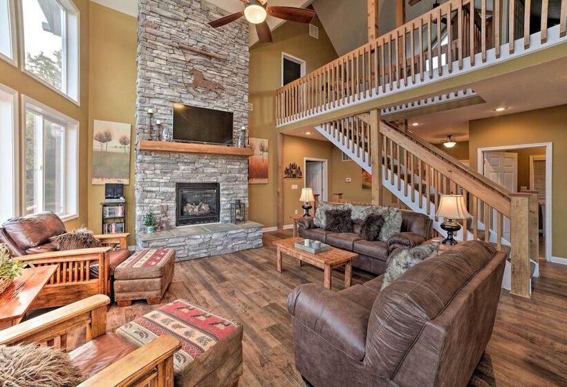 Family Friendly Massanutten Home W/ Slope Views!