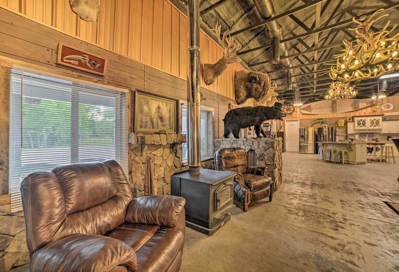 Family Leatherwood Resort Cabin W/ Fire Pit!