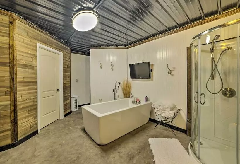 Family Leatherwood Resort Cabin W/ Fire Pit!