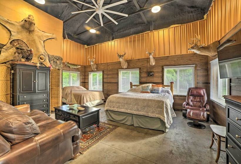 Family Leatherwood Resort Cabin W/ Fire Pit!