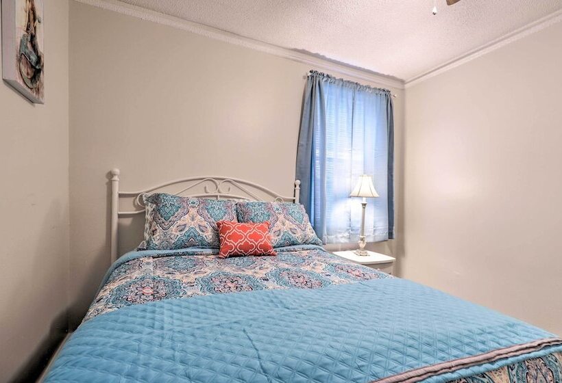 Gulfport Home W/ Deck & Grill, Walk To Beach!