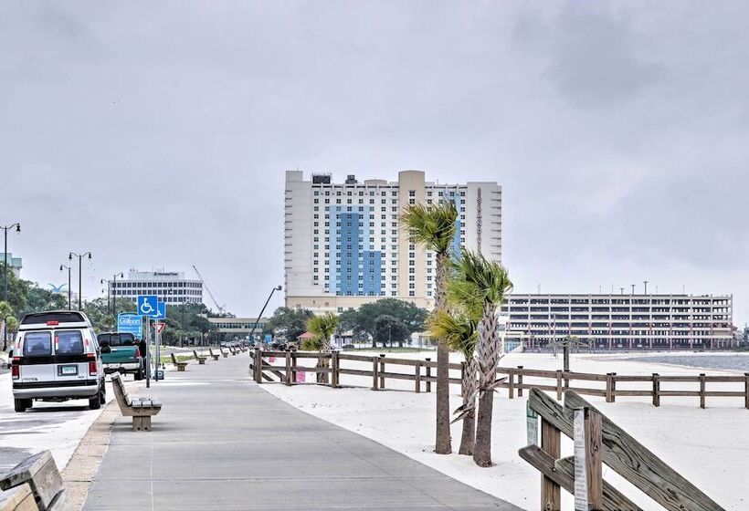 Gulfport Home W/ Deck & Grill, Walk To Beach!