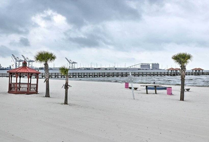 Gulfport Home W/ Deck & Grill, Walk To Beach!