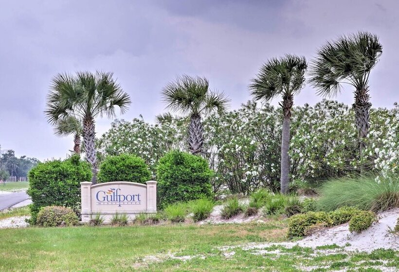 Gulfport Home W/ Deck & Grill, Walk To Beach!