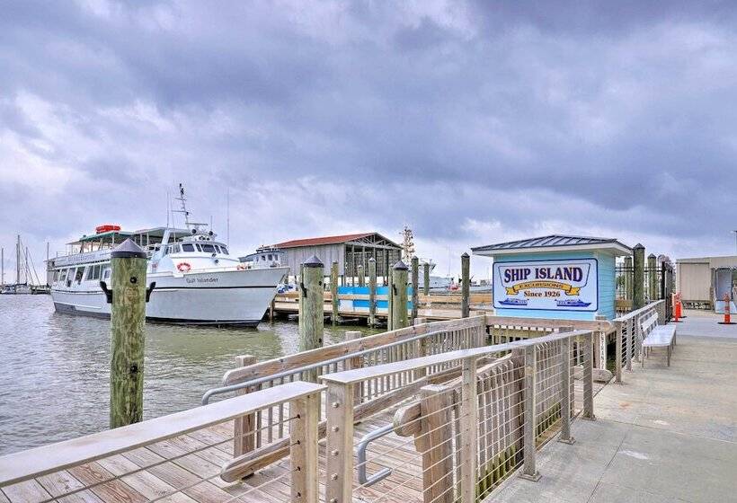 Gulfport Home W/ Deck & Grill, Walk To Beach!