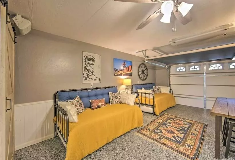 Happy Trails Hideout W/ New Bunk House & Hot Tub!