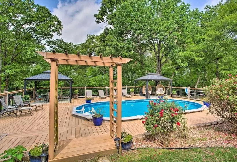 Happy Trails Hideout W/ New Bunk House & Hot Tub!